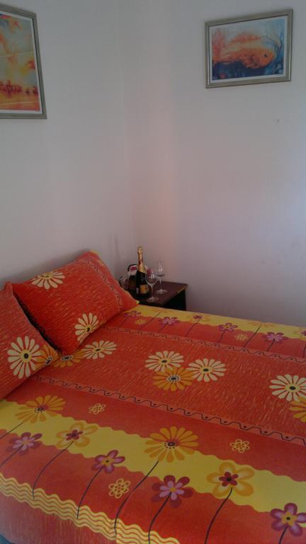 Apartments Holiday Budva Phòng bức ảnh
